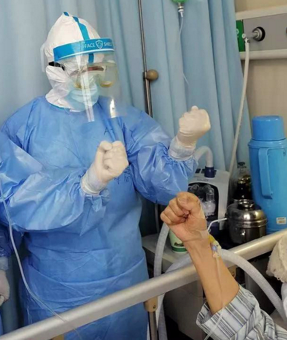 凯发k8支援湖北护理专业医疗队战疫纪实