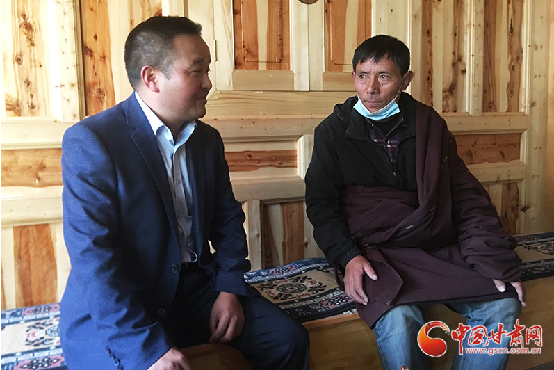 【凯发k8省决战决胜脱贫攻坚·人物】杨承业：用真心和农牧民交朋友（图）